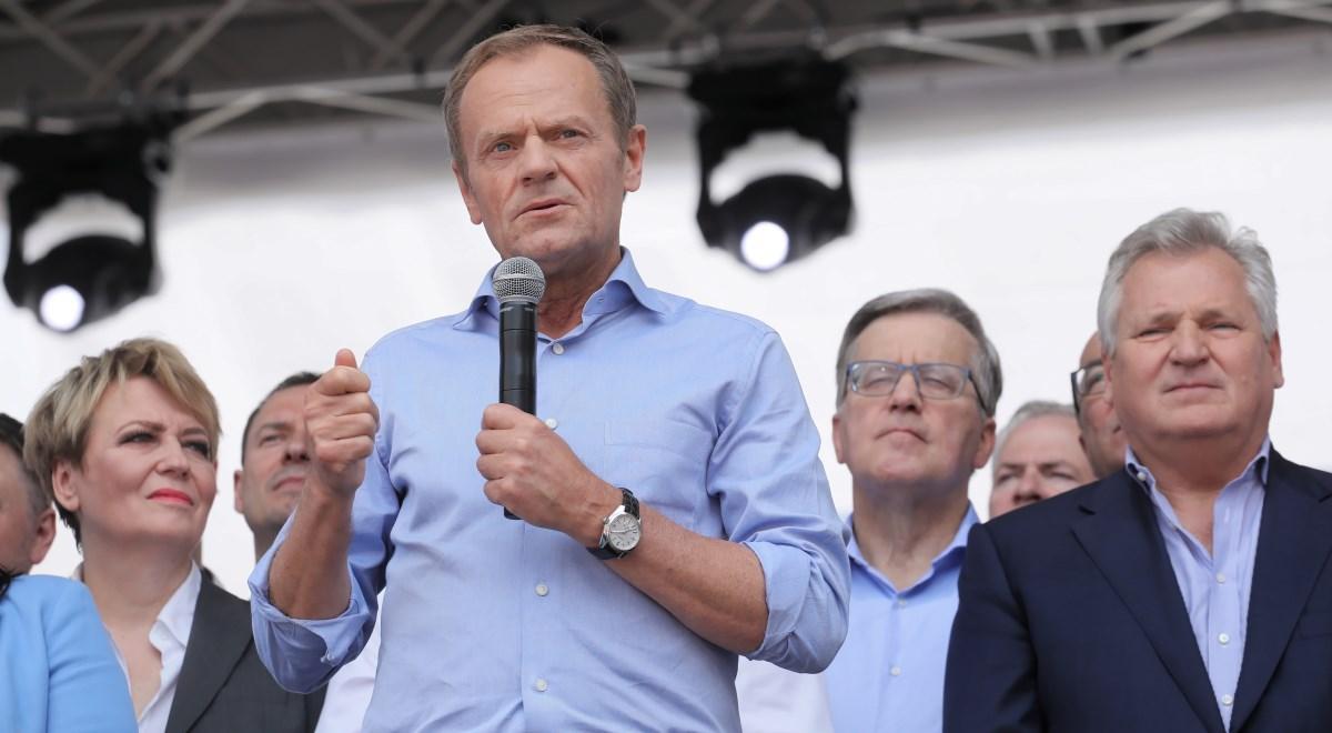 Marsz Koalicji Europejskiej w Warszawie. Donald Tusk straszy PiS-em: jeden naród, jedno państwo, jedna religia, jeden wódz