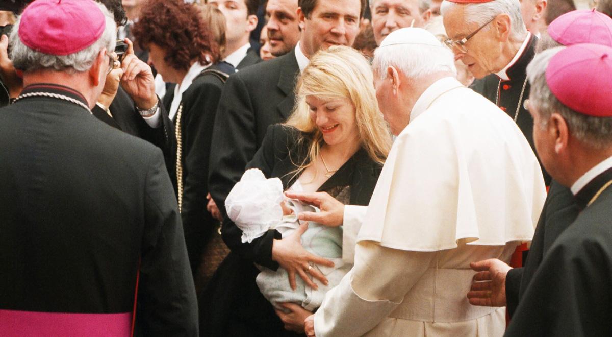 "Jan Paweł II był absolutnym admiratorem rodziny i kobiety"