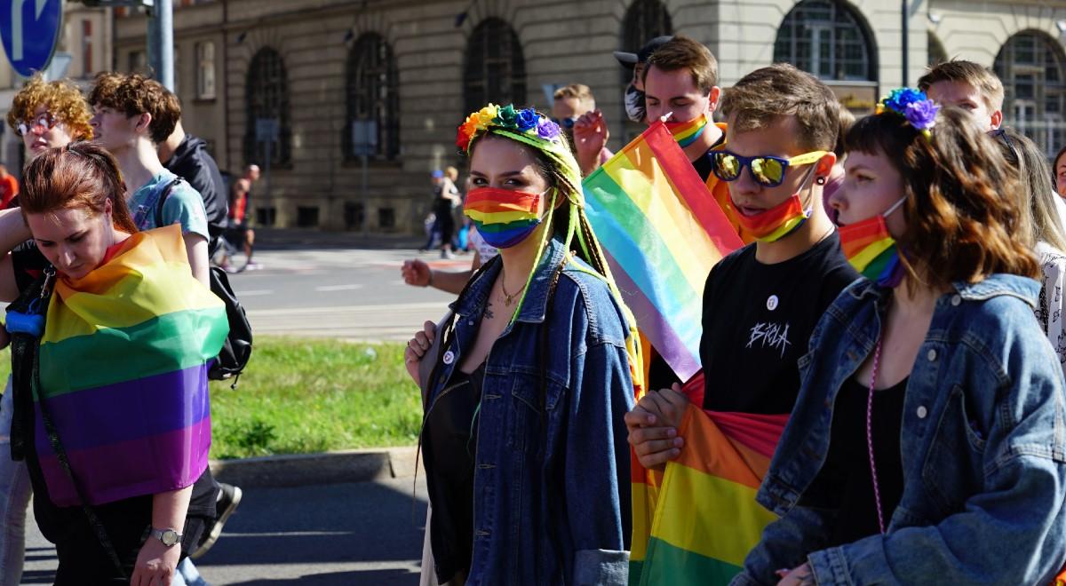 "Homoseksualizm nie jest w Polsce dyskryminowany". Kacper Płażyński o rezolucji PE ws. LGBT