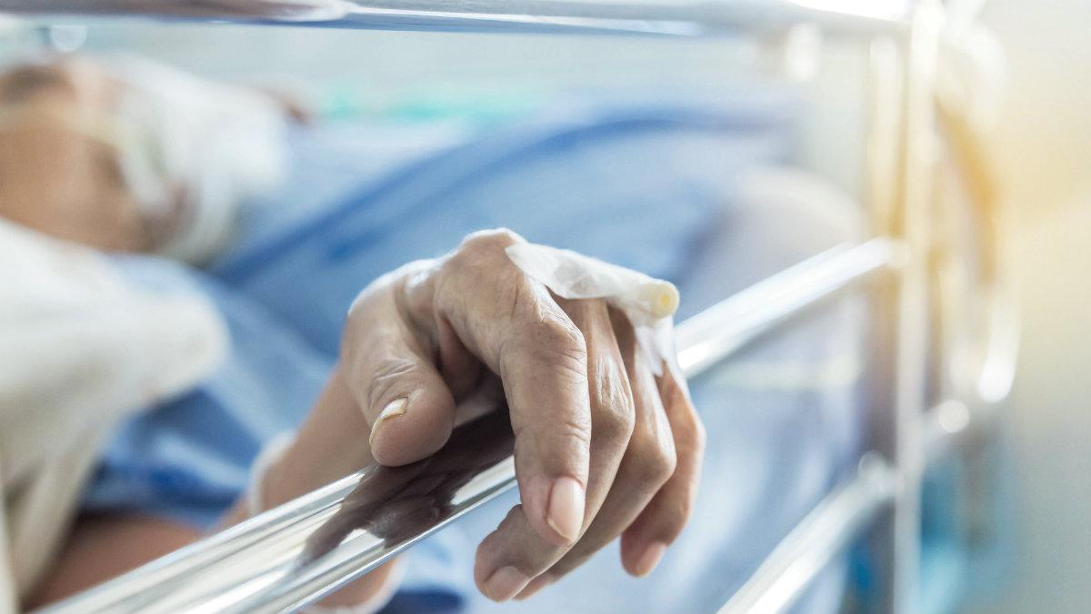 Szwecja: osobom starszym chorym na COVID-19 odmawiano leczenia