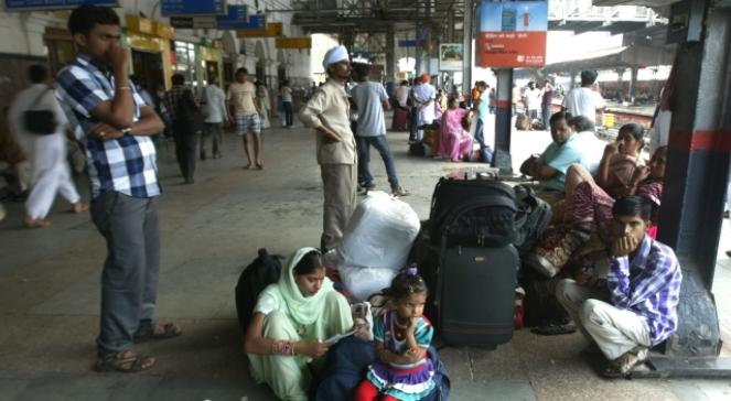 47 ofiar śmiertelnych pożaru pociągu w Indiach