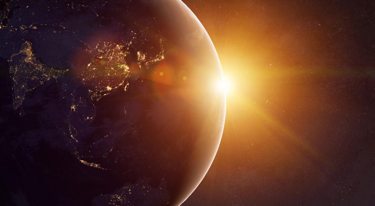 Co stałoby się Ziemi, gdyby w Słońce uderzył obiekt jej wielkości?