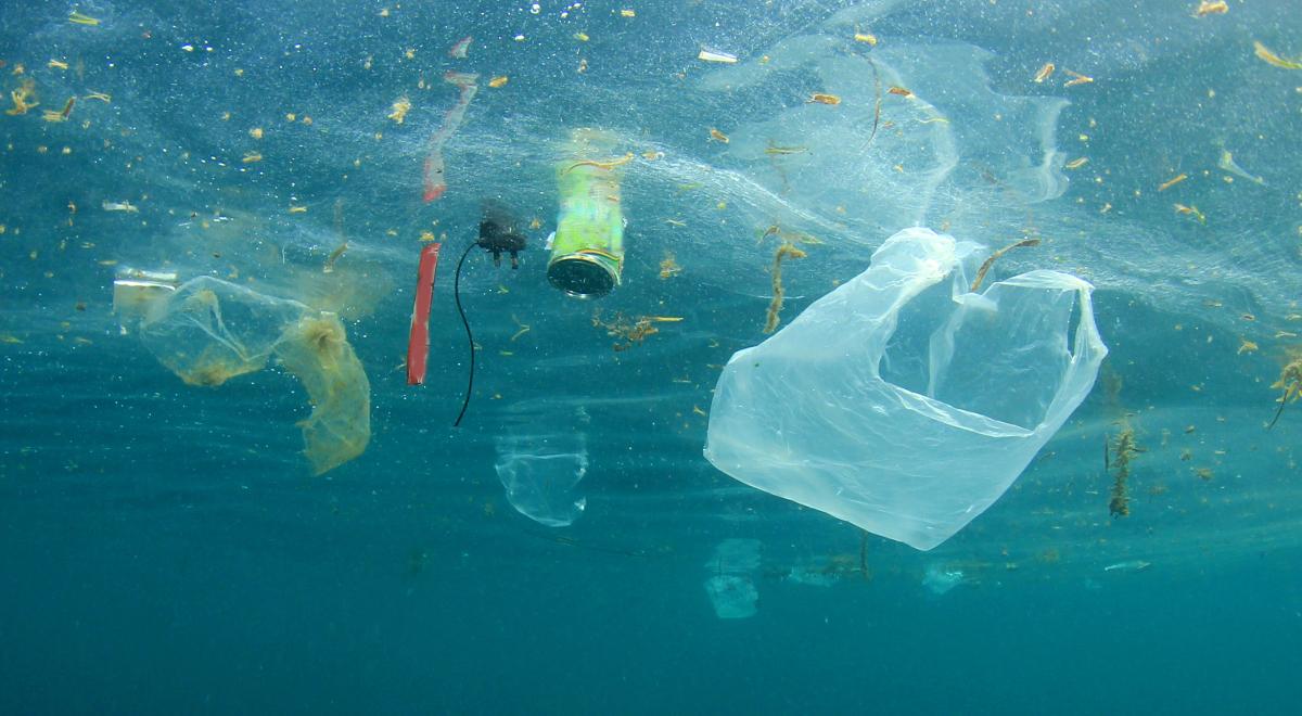 SOS: plastik zalewa oceany i morza