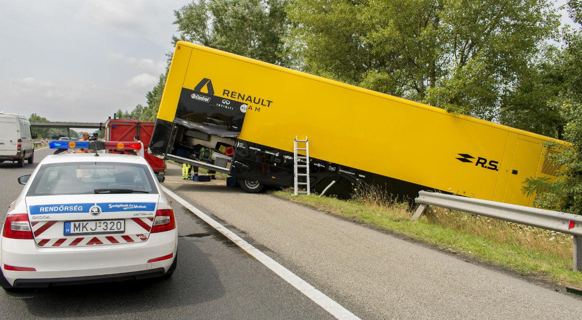 F1. Wypadek ciężarówki zespołu Renault w drodze na Grand Prix Węgier