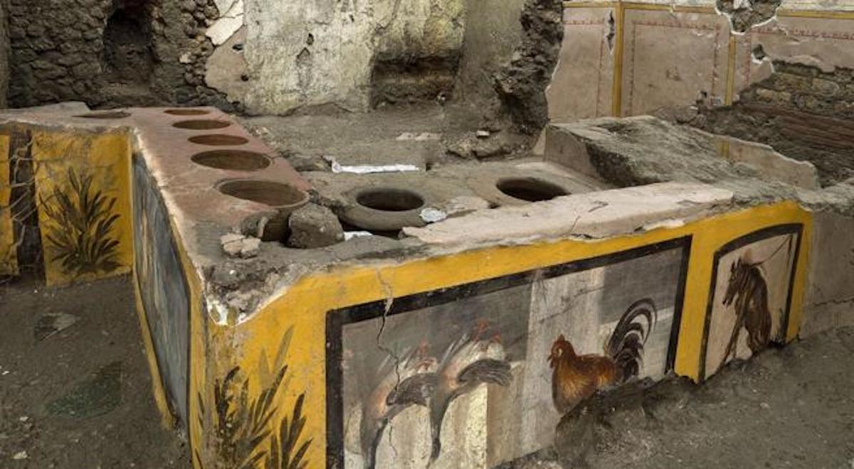 Kolejne odkrycie w Pompejach: stragan z ulicznym jedzeniem