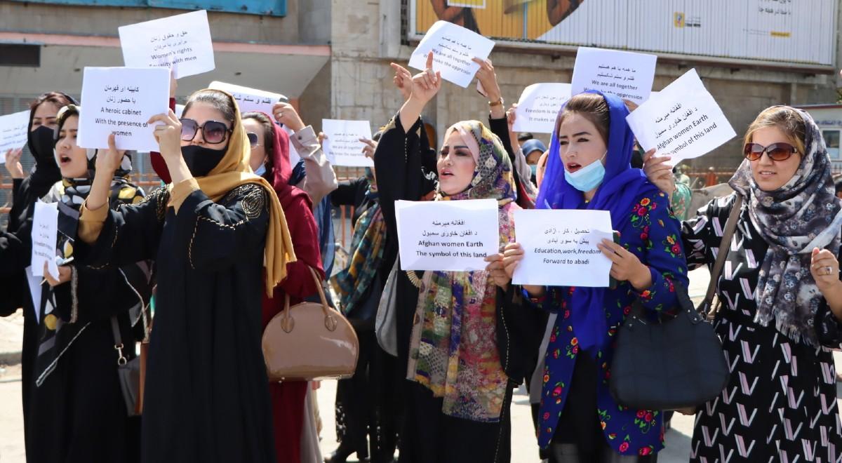 "Nie boimy się, jesteśmy zjednoczone". Demonstracja w obronie praw kobiet w Afganistanie