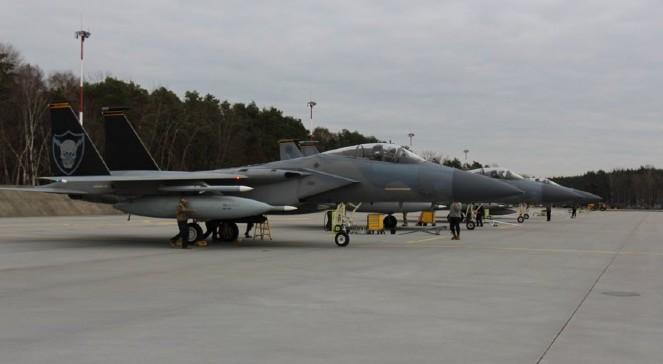 Do Polski przyleciały amerykańskie myśliwce F-15. To element misji NATO
