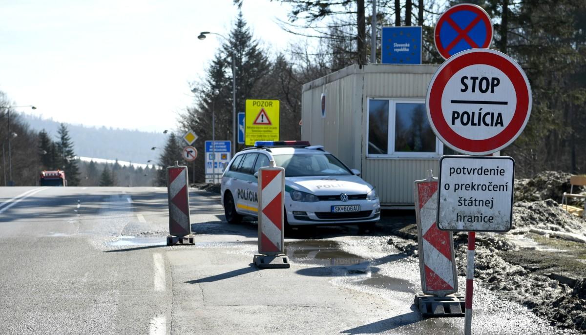 Kontrole sanitarne na granicy. W weekend 1,5 tys. podróżujących z Czech i Słowacji zawróciło z powodu braku testu