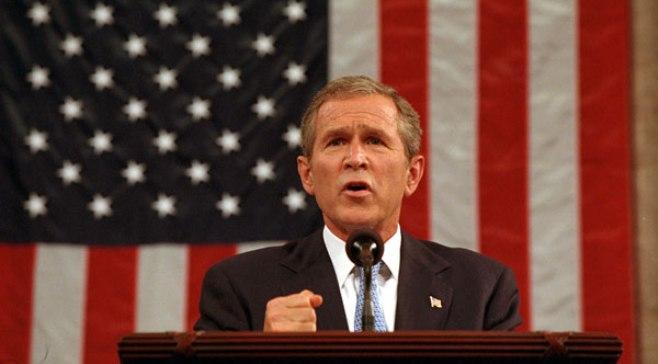 Raport o tajnych więzieniach CIA: George W. Bush wiedział o torturach? Burza w USA