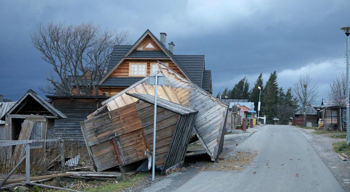 Małopolskie: wiatr zrywał dachy. Dziesiątki interwencji strażaków