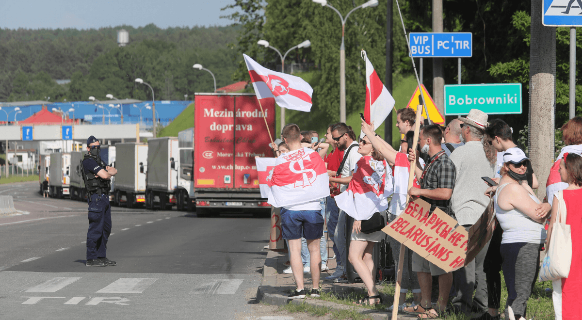 Blokada dojazdu do przejścia granicznego w Bobrownikach. Białorusini zaostrzają protest