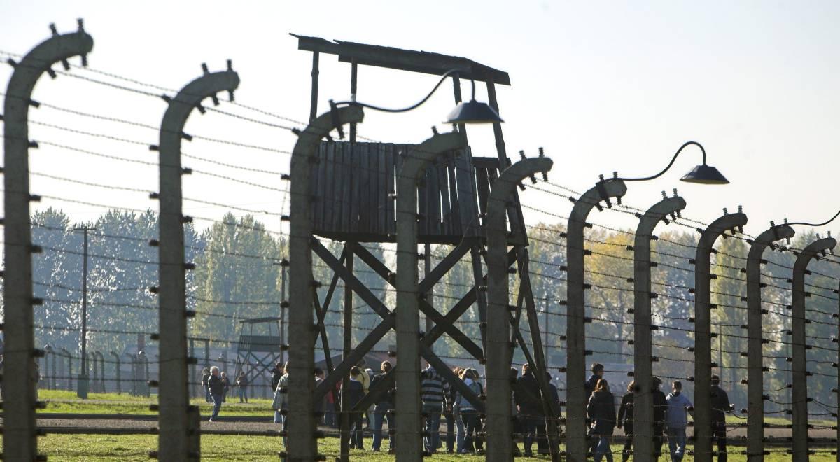 Uszkodzona wieża wartownicza w Auschwitz zostanie naprawiona. Muzeum wyłoniło wykonawcę