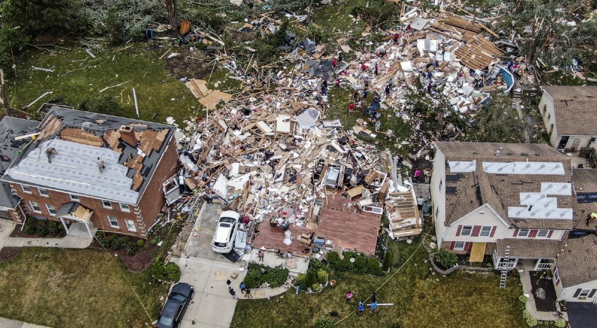 USA: katastrofalne burze i tornado na przedmieściach Chicago. Ponad 100 zniszczonych domów