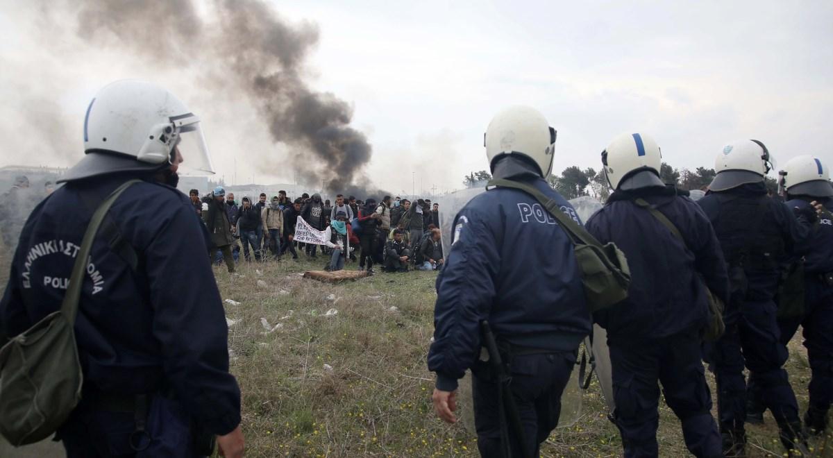 Grecja: nowe starcia migrantów z policją koło Salonik