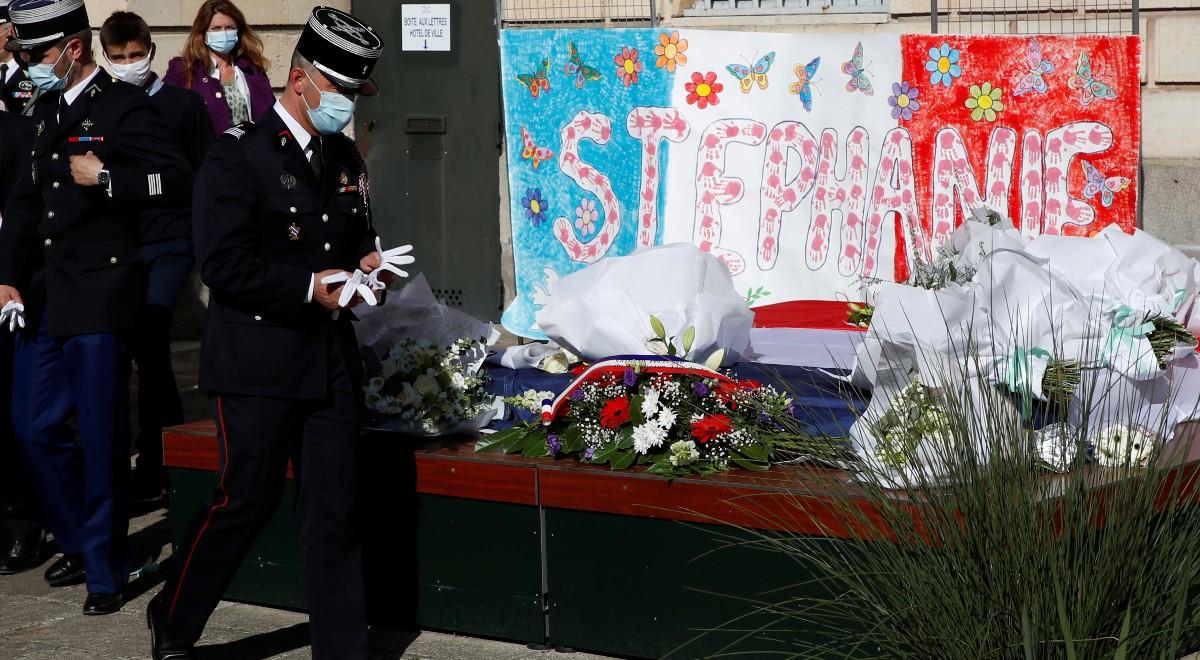 Dżihadysta zamordował francuską policjantkę. Macron odda jej hołd podczas pogrzebu