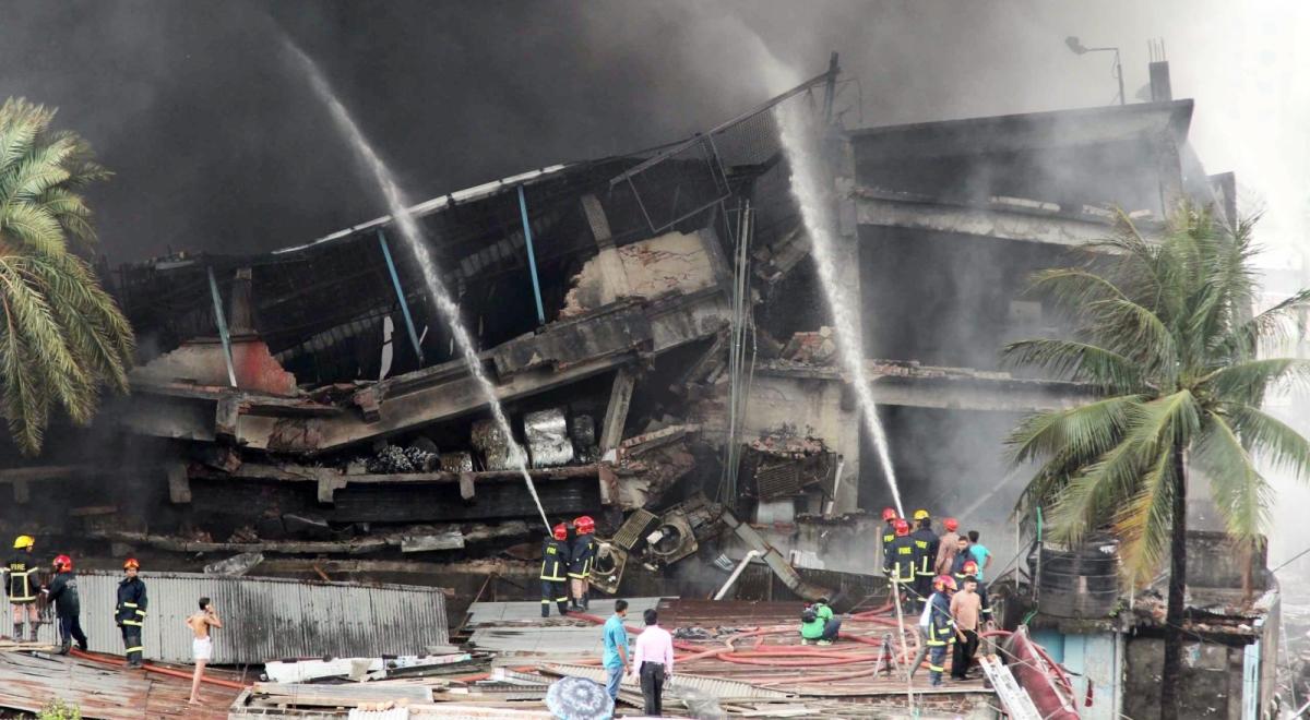 Pożar fabryki w Bangladeszu. Wielu zabitych i rannych