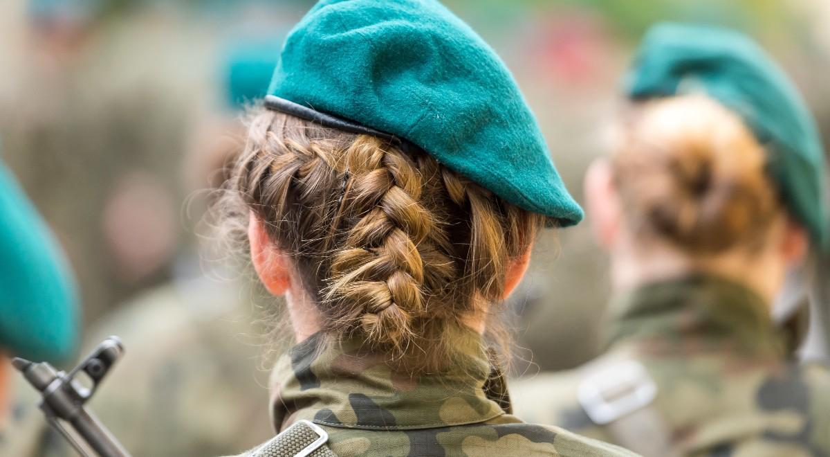 W polskiej armii służy już ponad 8 tys. kobiet. To wzrost o prawie 100 proc.