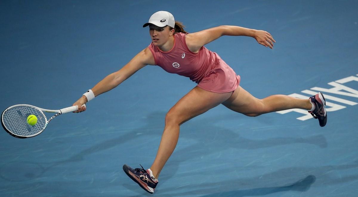 WTA Adelajda: Iga Świątek wygrywa z Azarenką po trzysetowym pojedynku. Polka zagra o finał