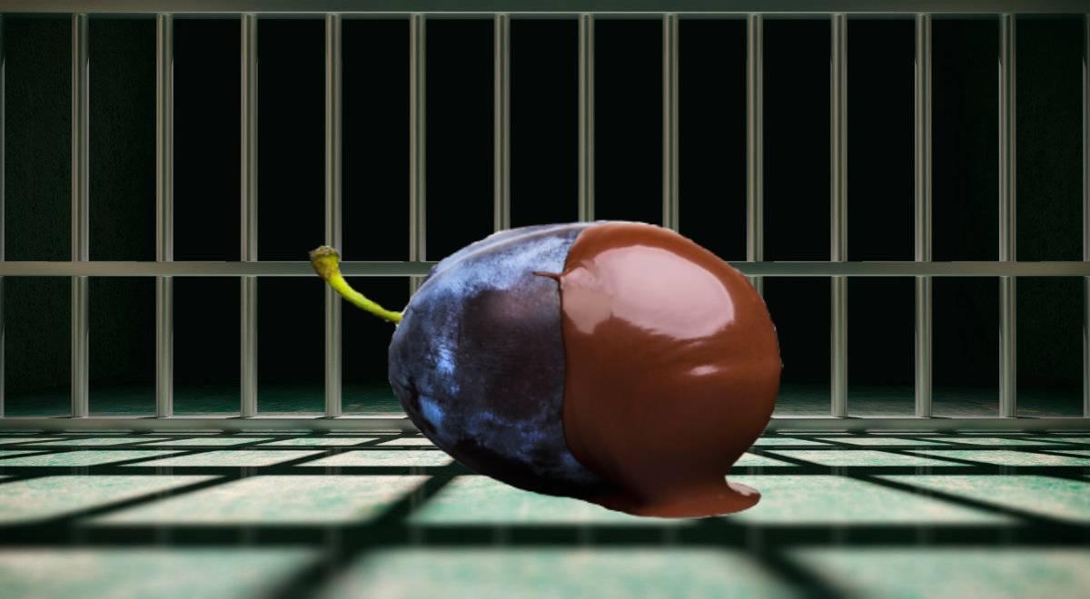 Zjadł śliwkę w czekoladzie i dostał miesiąc więzienia. Prokuratura: niesłusznie