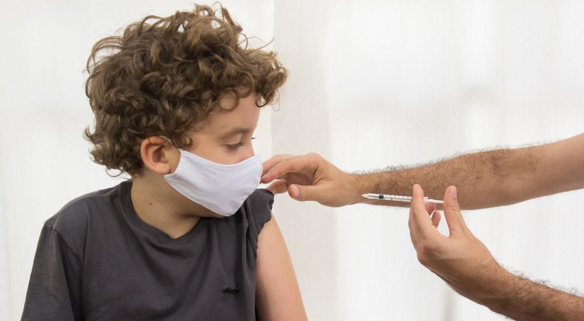 Zgłoszenia na szczepienia dzieci w wieku 5-11 lat. Resort zdrowia podał dane