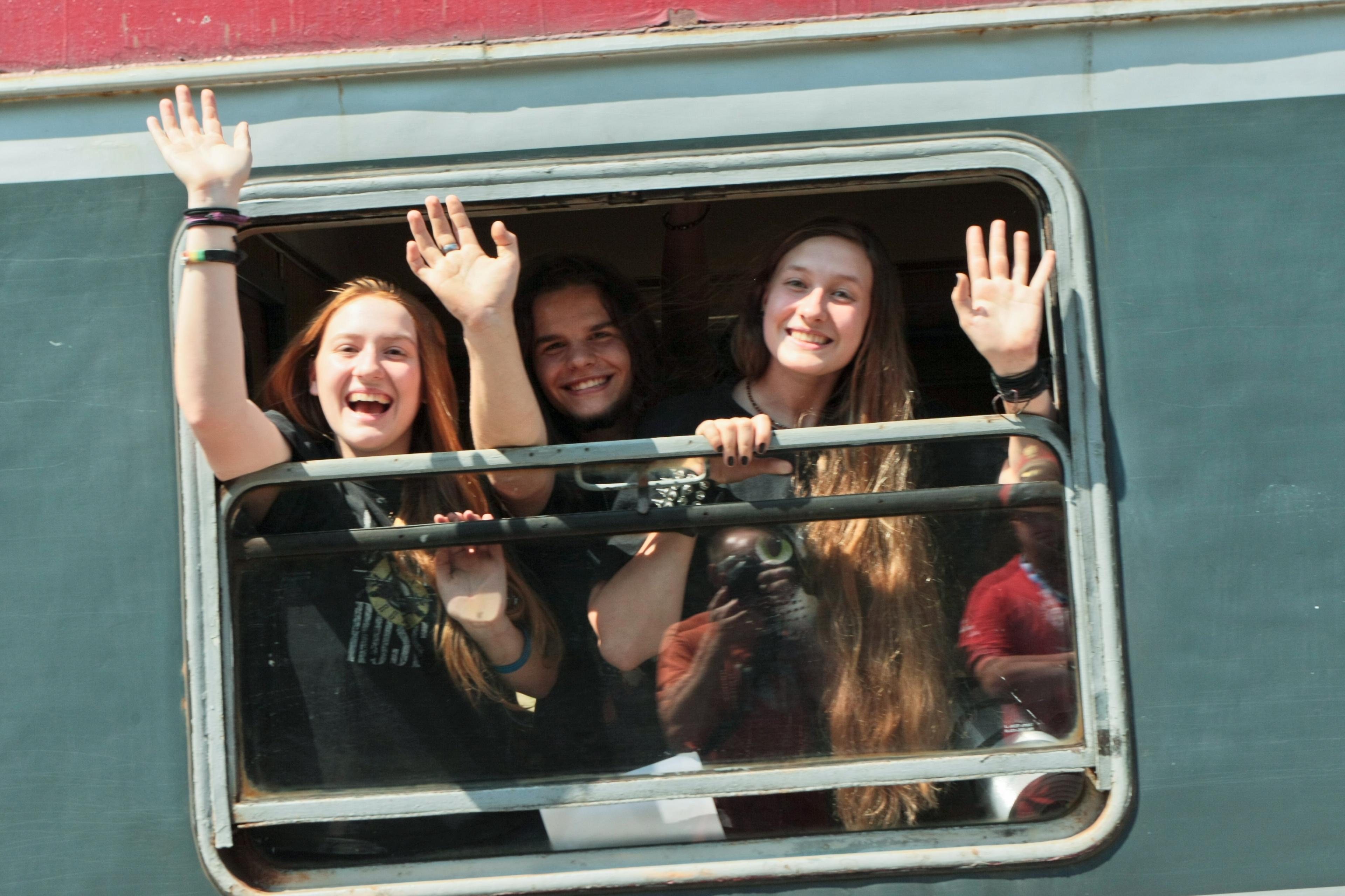 Pierwsze pociągi specjalne na XX Przystanek Woodstock dotarły do Kostrzyna nad Odrą. 