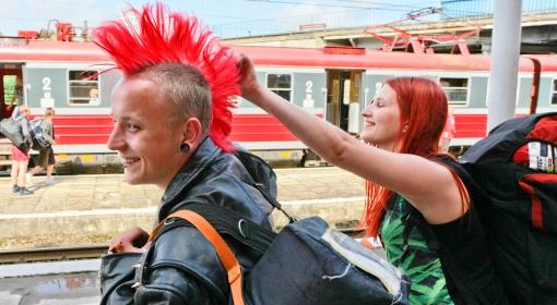 Pierwsze pociągi specjalne na rozpoczynający się 1 sierpnia, 19. Przystanek Woodstock dotarły do Kostrzyna nad Odrą. Po raz kolejny PKP uruchomiło specjalną komunikację, która ma ułatwić dotarcie na festiwal, uczestnikom z całej Polski. 