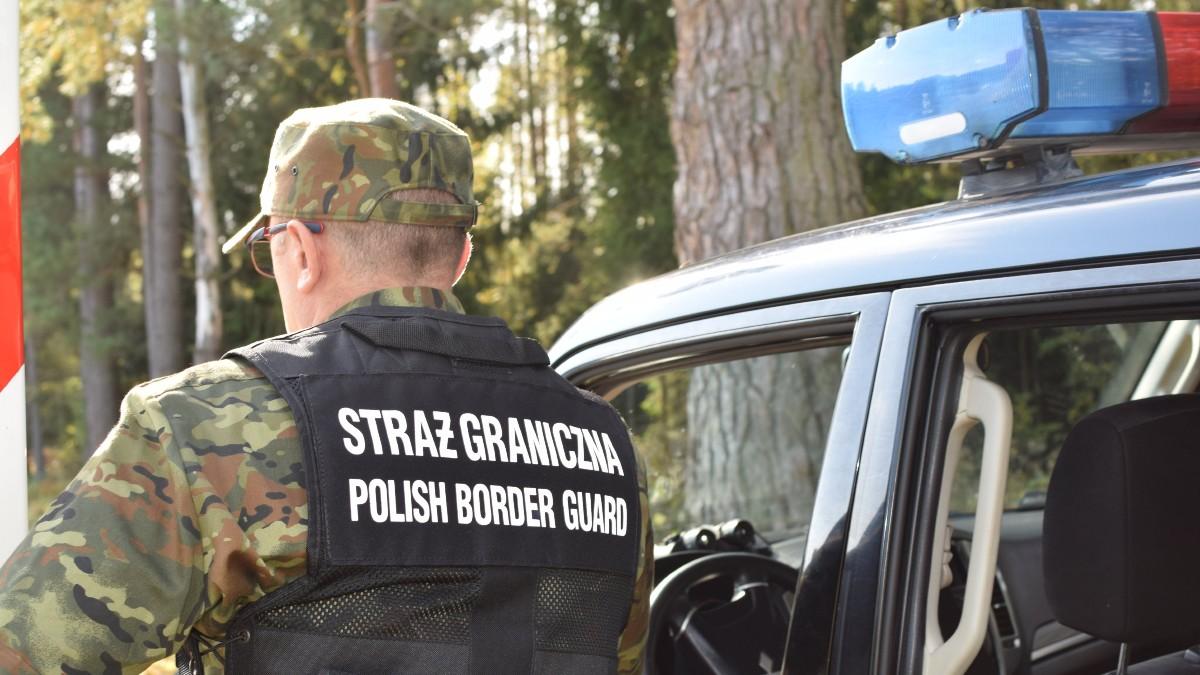 Grupa migrantów zatrzymana w Polsce. Mieszkaniec przygranicznej wsi zawiadomił służby 