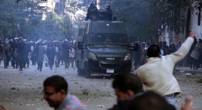 Zamieszki w Egipcie: dwóch zabitych, setki rannych