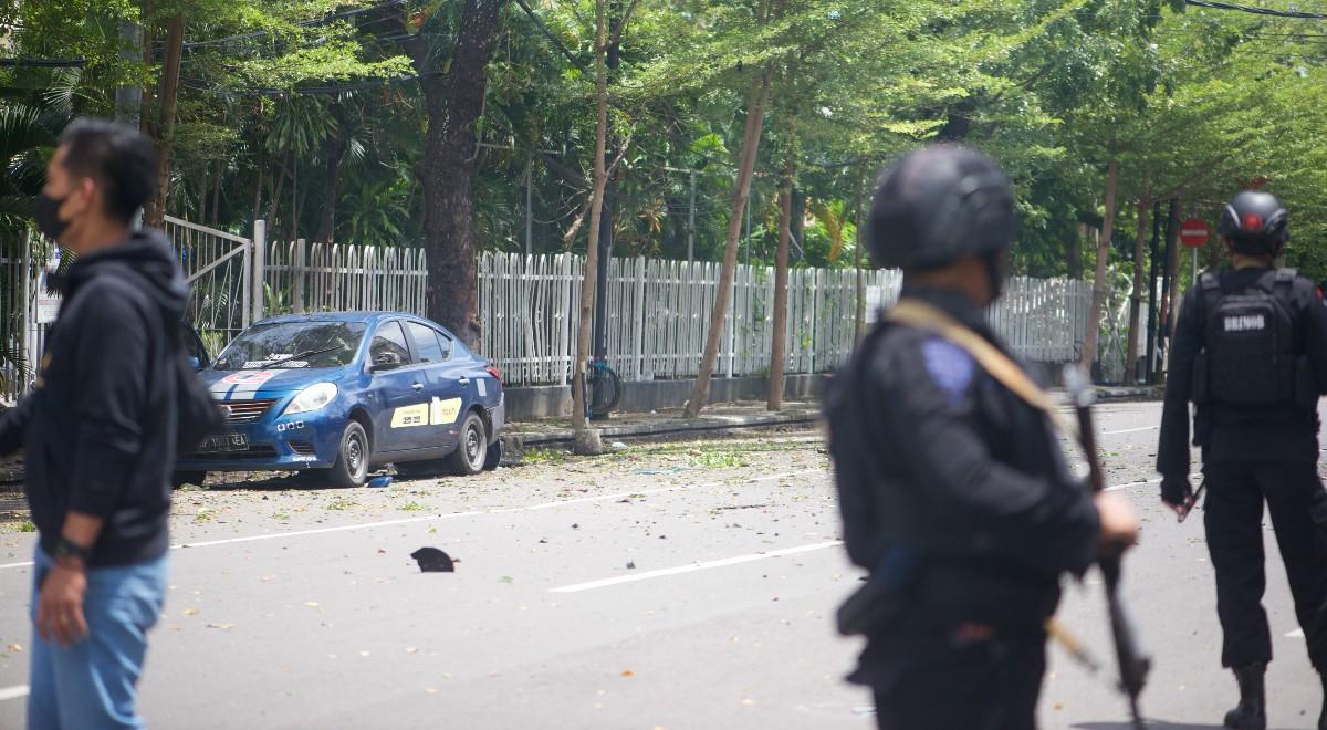 Samobójczy zamach przed kościołem w Indonezji. Kilkanaście osób jest rannych