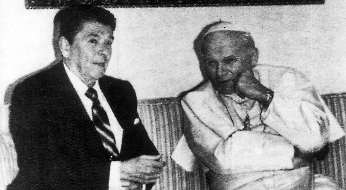Jan Paweł II - wróg numer jeden komunistycznej władzy