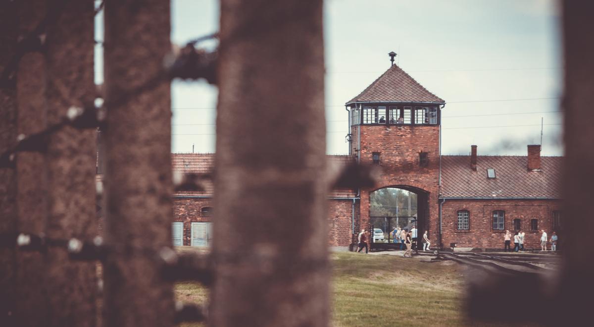 Czy określenie "wyzwolenie" obozu Auschwitz-Birkenau jest właściwe?