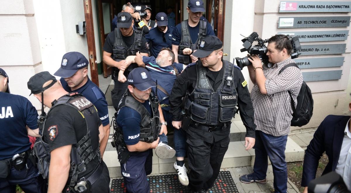Policja usunęła protestujących Obywateli RP z siedziby Krajowej Rady Sądownictwa