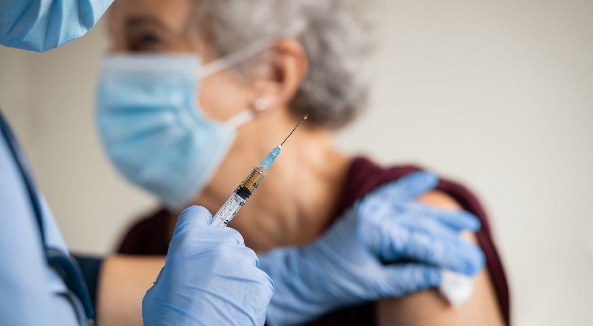 Belgia wprowadza trzecią dawkę szczepionki na koronawirusa. Otrzymają ją osoby powyżej 65. roku życia