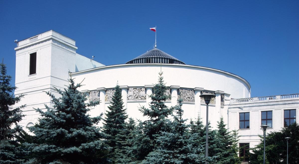 Sejm uchwalił ustawę o wsparciu służb mundurowych