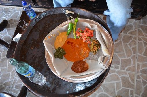 Injera - tradycyjna potrafa etiopska, podstawa kuchni