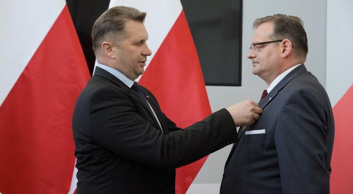Minister edukacji odznaczył Jana Kasprzyka. Otrzymał on medal KEN