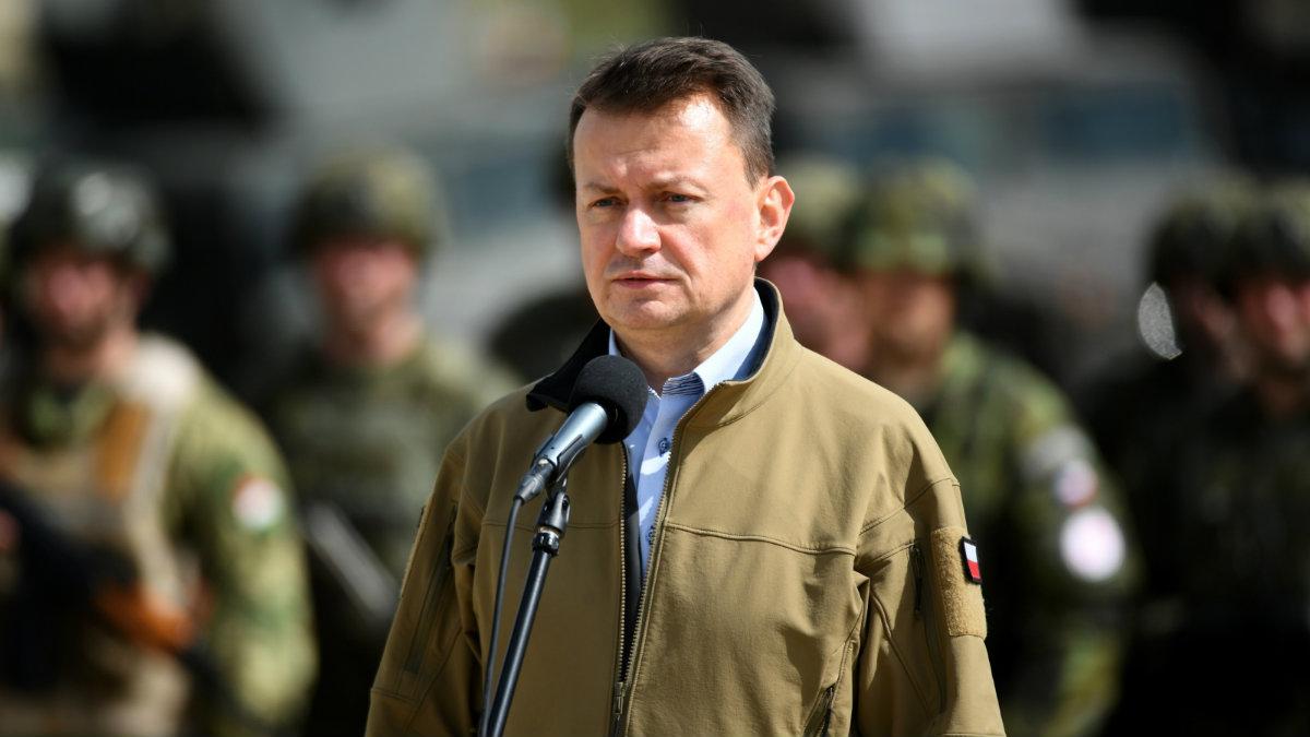 Mariusz Błaszczak odpowiada opozycji: obecność wojsk USA nie jest powiązana z ustawą 447