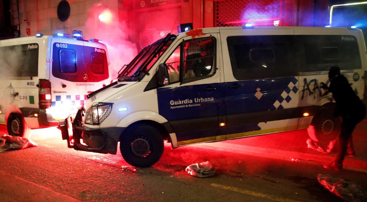 Barcelona: kolejny dzień starć fanów Hasela z policją. 13 osób zatrzymanych