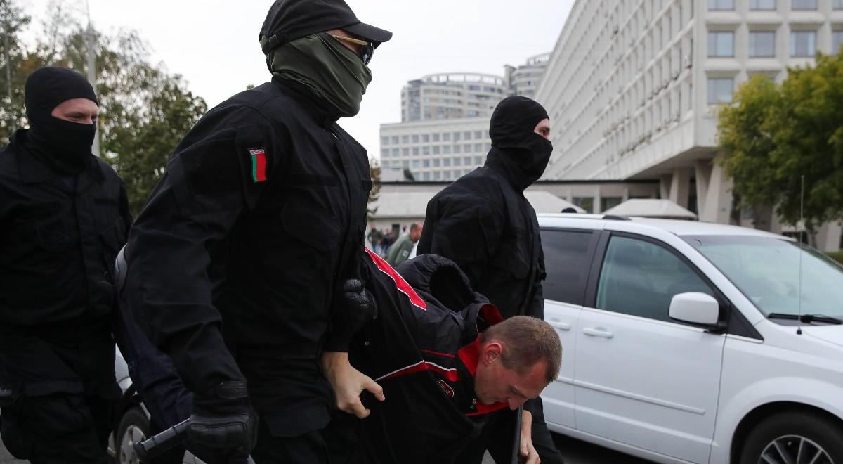 "Dziennikarze bez akredytacji będą traktowani jak demonstranci". Białoruska milicja ostrzega media