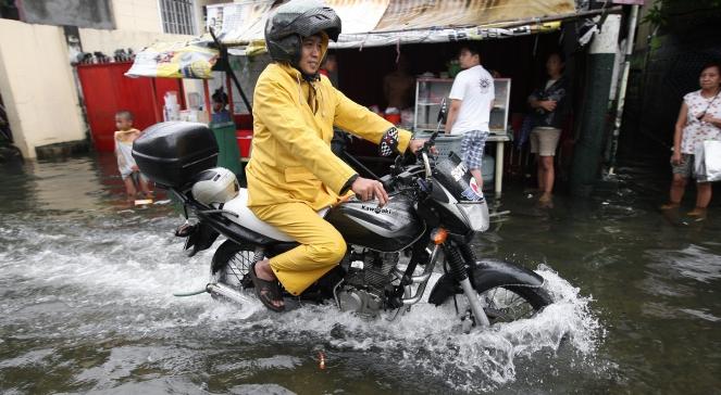 Powódź w stolicy Filipin. Dziesiątki tysięcy uciekinierów