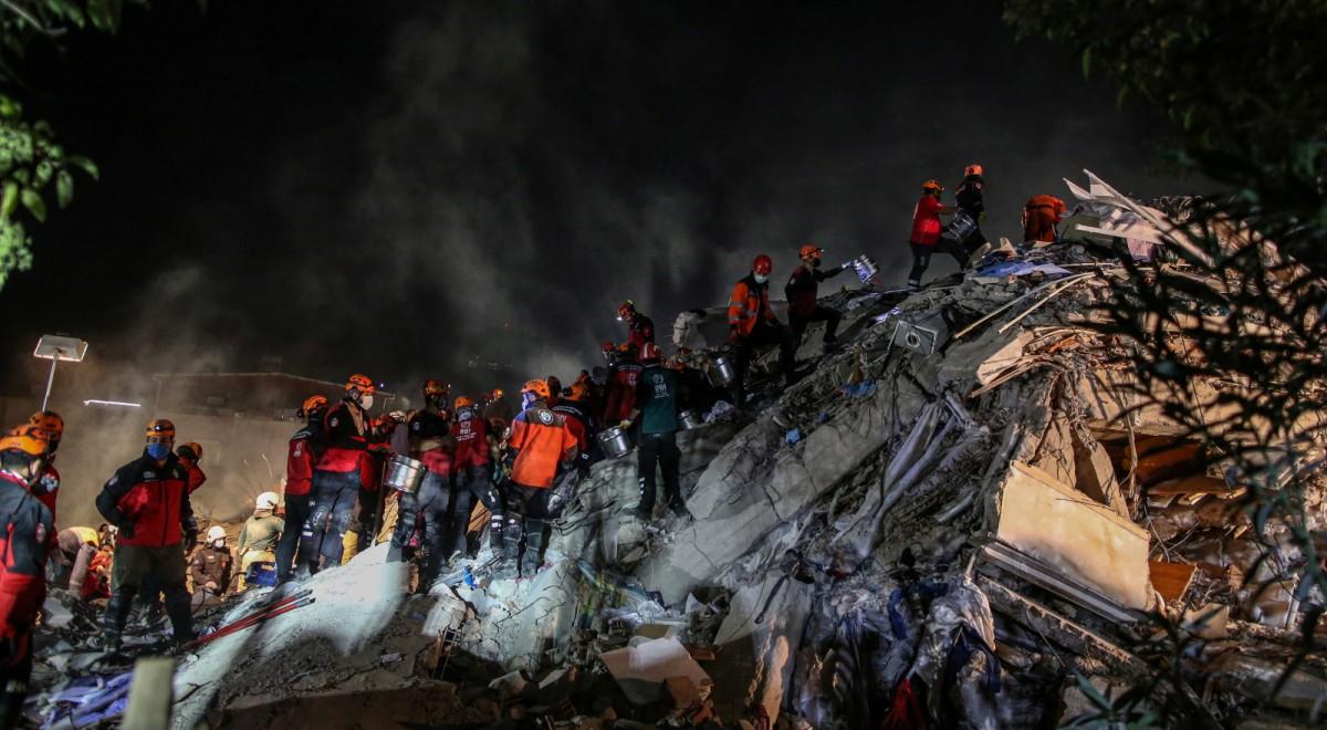 Trzęsienie ziemi w Turcji i Grecji. Wzrosła liczba ofiar, jest ponad 800 rannych